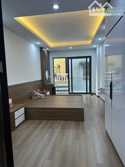 Tôi chủ bán nhà 5tầng phố cổ quận Long biên