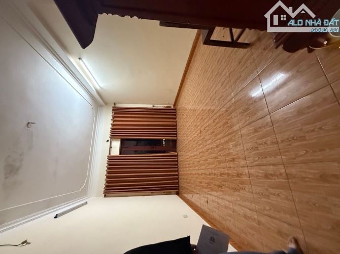 Bán nhà mặt phố Đại La,100m,4 tầng, mặt tiền rộng kinh doanh sầm uất, tiện di chuyển,35tỷ