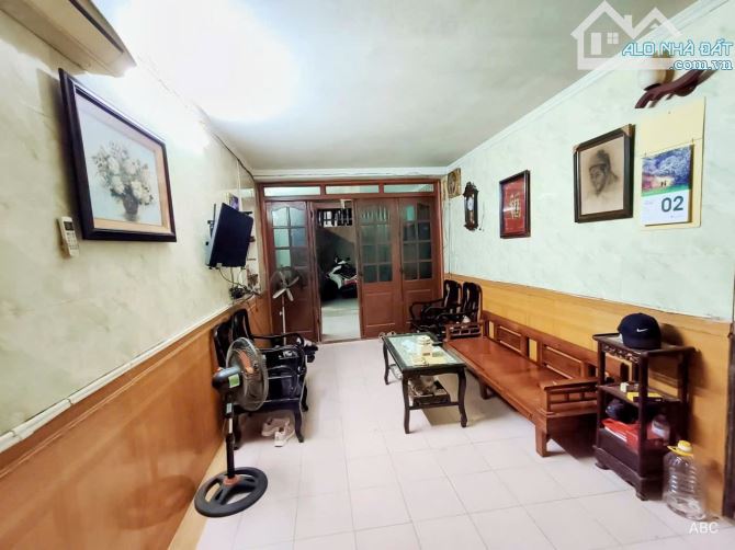 SIÊU PHẨM PHỐ ĐÀO TẤN BA ĐÌNH . NHỈNH 4 TỶ , 3 TẦNG , 3 NGỦ