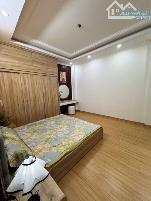 10M RA OTO - 6 TẦNG THANG MÁY - 5 PN KHÉP KÍN - TC 9TỶ