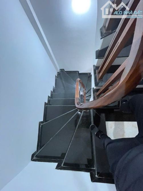 TRẦN QUANG DIỆU - HOÀNG CẦU - DIỆN TÍCH 55M2 - 5 TẦNG - CHỈ VIỆC Ở - GIÁ CHÀO 11 T