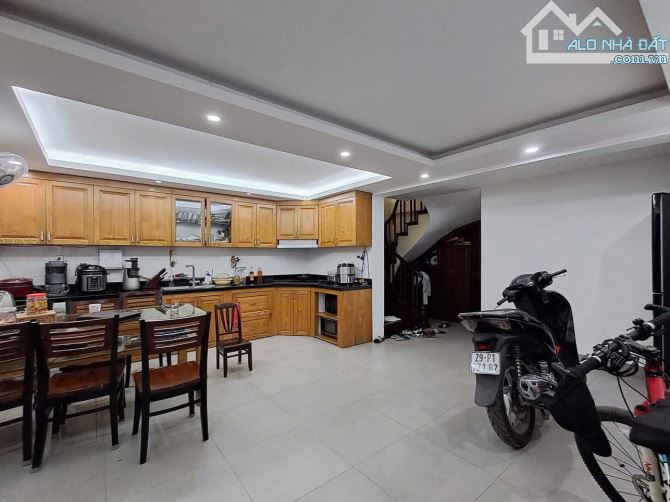 Ô TÔ TRÁNH - PHÂN LÔ TÂY HỒ- VÕ CHÍ CÔNG- LÔ GÓC - MẶT TIÊN RỘNG THOÁNG- 45M2*5 TẦNG