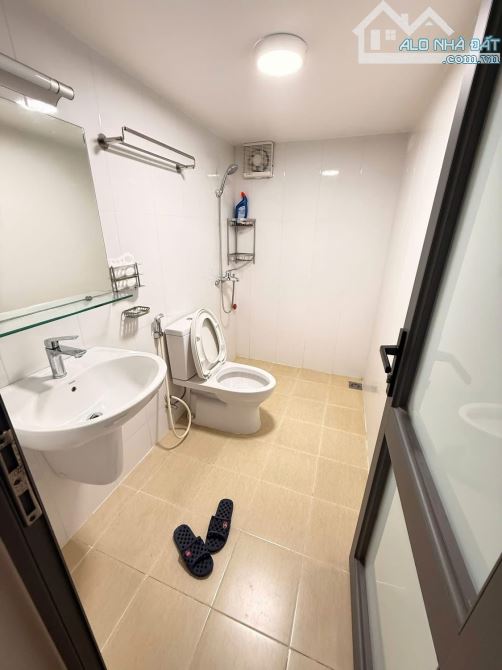 Bán nhà phố Trung Kính 60m2, mặt tiền 5m có 28 tỷ.