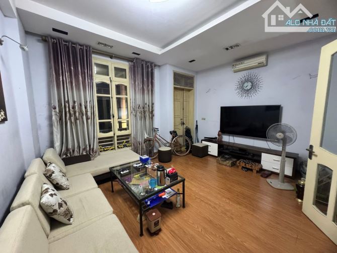 BÁN NHÀ PHÂN LÔ MẠC THÁI TỔ - CẦU GIẤY 60m2, MT 5m, 33.5 TỶ VỈA HÈ, GARA ÔTÔ, KINH DOANH