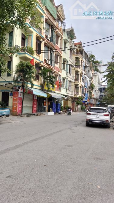 PHÂN LÔ KHƯƠNG TRUNG KHƯƠNG HẠ THANH XUÂN - GARA 7 CHỖ - 10 MÉT RA HỒ - FULL NỘI THẤT VIP.