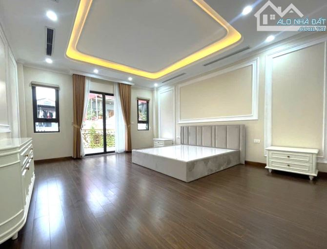 Bán Nhà 7Tầng, Thông Sàn Kinh Doanh, Không Gian Đẳng Cấp, View Sân Golf Long Biên 27,5Tỷ