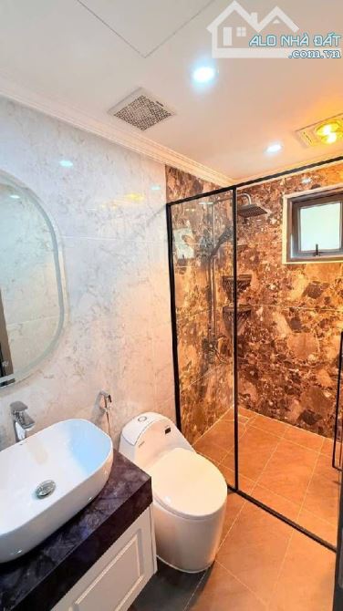 MP QUẬN HAI BÀ TRƯNG 45M , 7 TẦNG NHÀ ĐẸP KINH DOANH