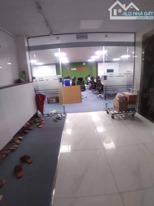 Toà văn phòng 9 Tầng mặt phố đường đôi Cầu Giấy 110/120m2 Mt8,5m có HĐ THUÊ 130 tr/tháng