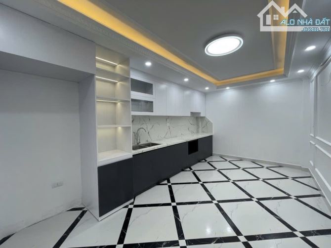 NHÀ MỚI - TỰU LIỆT, NGÕ Ô TÔ TRÁNH - 5 TẦNG XÂY MỚI - 40M - DƯỚI 8 TỶ