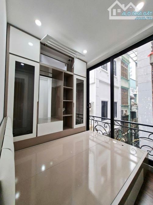 Bán nhà mới phố Cửa Bắc 15m2 5 tầng 3 ngủ, full nội thất sổ đỏ riêng giá 3.85 tỷ