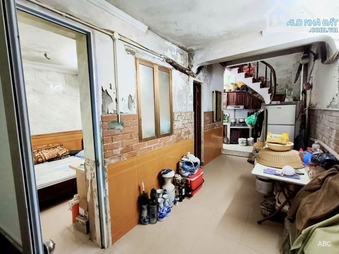 SIÊU PHẨM PHỐ ĐÀO TẤN BA ĐÌNH . NHỈNH 4 TỶ , 3 TẦNG , 3 NGỦ