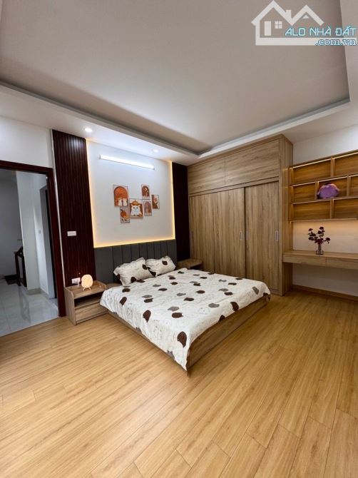 10M RA OTO - 6 TẦNG THANG MÁY - 5 PN KHÉP KÍN - TC 9TỶ