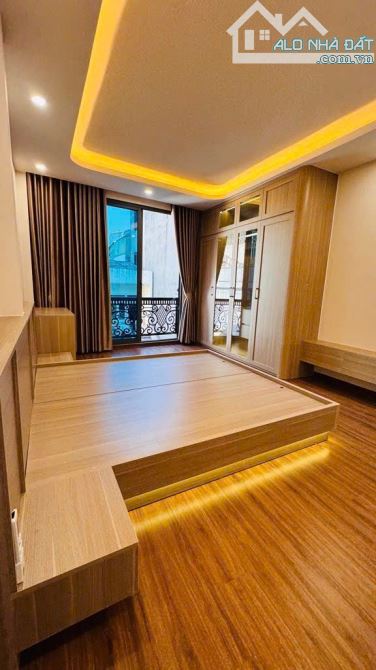 B.Á.N NHÀ 5 TẦNG PHỐ VÕ THỊ SÁU