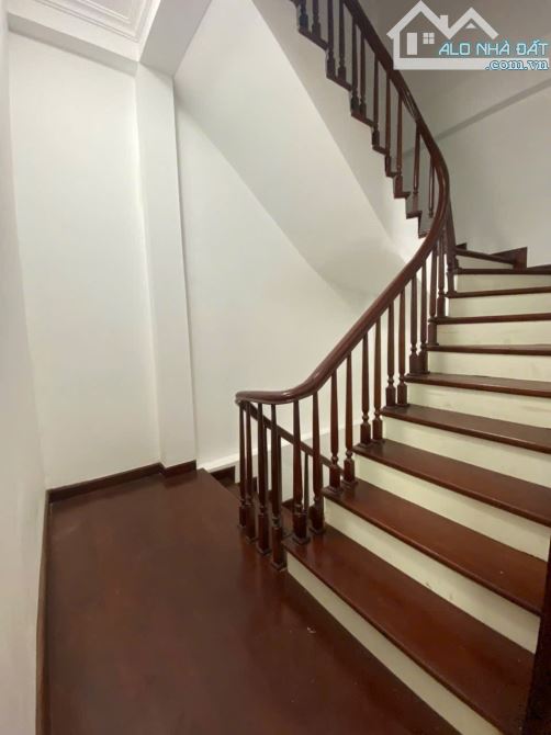 Bán nhà ngõ 142 Đại Từ, Hoàng Mai 35m2, nhỉnh 8 tỷ, 5 tầng, mt: 5m, sổ vuông vắn