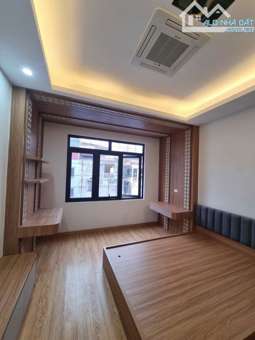 Bán nhà Phân Lô Phạm Tuấn Tài 68m2 x 5 tầng, có 26 tỷ, Có Thang Máy.