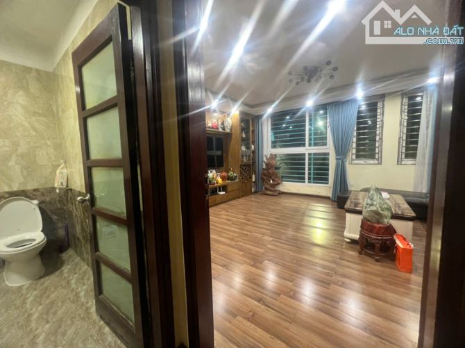 Ô TÔ TRÁNH - PHÂN LÔ TÂY HỒ- VÕ CHÍ CÔNG- LÔ GÓC - MẶT TIÊN RỘNG THOÁNG- 45M2*5 TẦNG