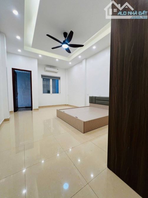 NHÀ ĐẸP THỊNH HÀO. HÀNG BỘTGỐC LÕI ĐỐNG ĐA. 48m2. 7 TẦNG. MT4,3m.11,7 TỶ