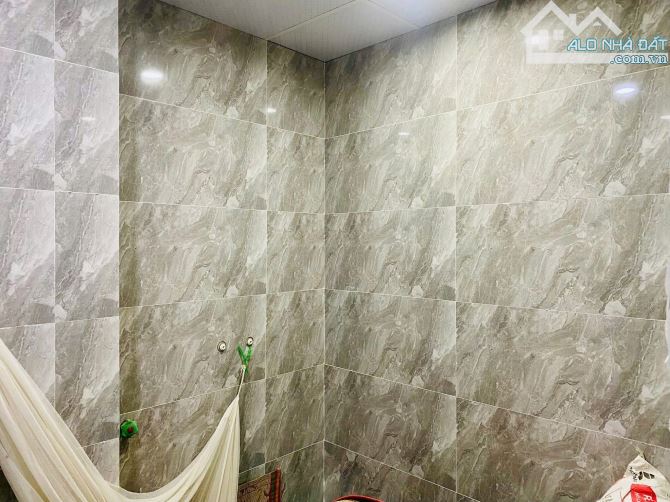 Mặt phố Thịnh Liệt, diện tích 40m, 6tầng TM. MT 3.5m. 22.8 tỷ Hoàng Mai