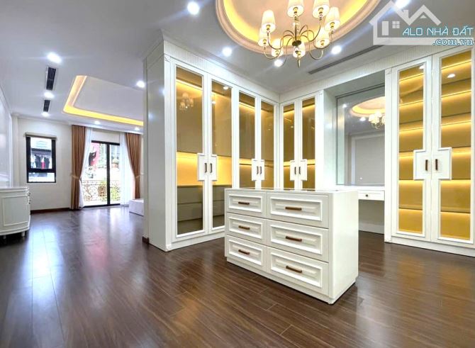 Bán Nhà 7Tầng, Thông Sàn Kinh Doanh, Không Gian Đẳng Cấp, View Sân Golf Long Biên 27,5Tỷ