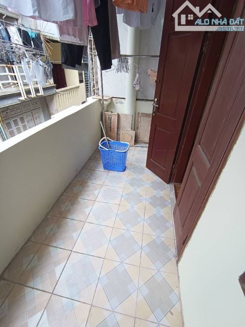 Hào Nam – Nhà đẹp khu quân đội, an ninh tuyệt đối Diện tích: 44m x 5t