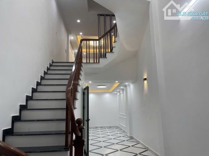 NHÀ MỚI - TỰU LIỆT, NGÕ Ô TÔ TRÁNH - 5 TẦNG XÂY MỚI - 40M - DƯỚI 8 TỶ