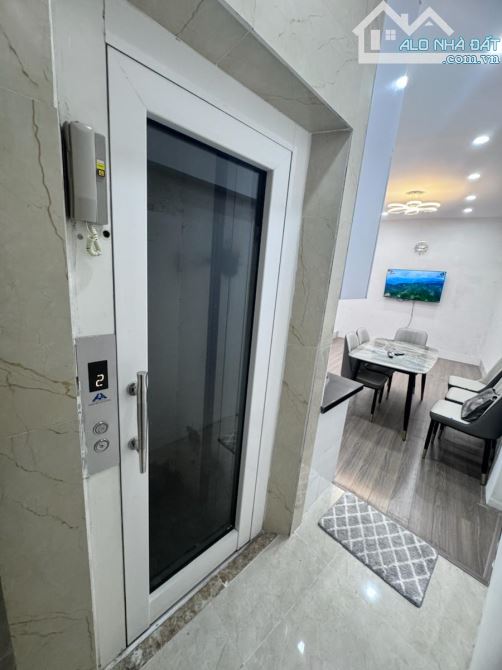 Bán nhà Hoàn Kiếm (Phố Thợ Nhuộm) — 5T, thang máy, 3 thoáng, ba bước ra phố — Sổ đỏ hoa hậ