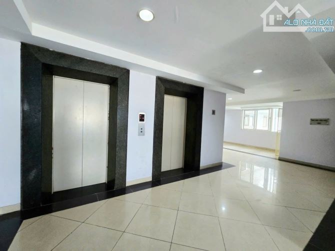 BÁN CHUNG CƯ VƯỜN ĐÀO 689 LẠC LONG QUÂN 125M – 11 TỶ - 6