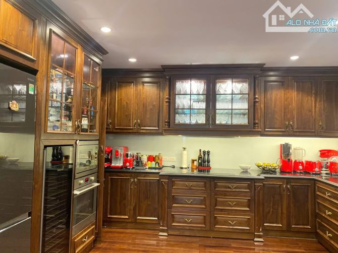 Bán biệt thự Ciputra Hồ Tây, 315m2, Lô góc, mặt tiền 18m, có 130 tỷ.