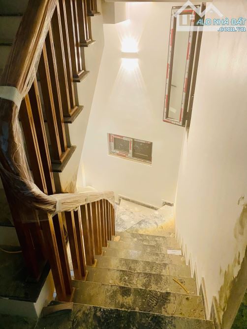 Mặt phố Thịnh Liệt, diện tích 40m, 6tầng TM. MT 3.5m. 22.8 tỷ Hoàng Mai