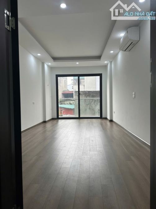 Tôi chủ bán nhà 5tầng phố cổ quận Long biên