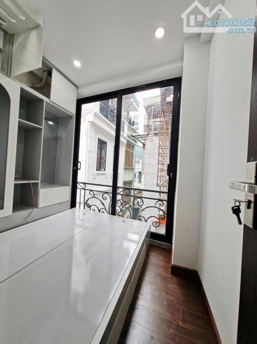Bán nhà mới phố Cửa Bắc 15m2 5 tầng 3 ngủ, full nội thất sổ đỏ riêng giá 3.85 tỷ