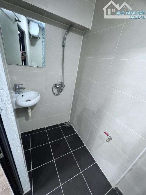 Bán nhà Hoàn Kiếm (Phố Thợ Nhuộm) — 5T, thang máy, 3 thoáng, ba bước ra phố — Sổ đỏ hoa hậ