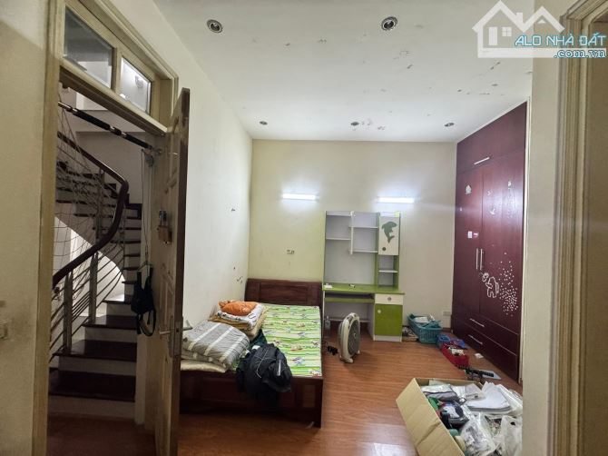 BÁN NHÀ PHÂN LÔ MẠC THÁI TỔ - CẦU GIẤY 60m2, MT 5m, 33.5 TỶ VỈA HÈ, GARA ÔTÔ, KINH DOANH