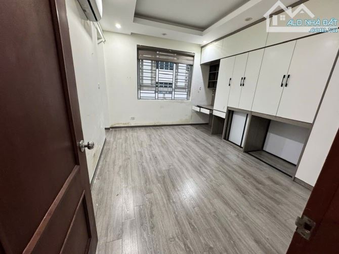 BÁN TẬP THỂ CỰC VIP TẦNG 3 – NHÀ C, QUỲNH MAI, HAI BÀ TRƯNG. 75M² – 3PN. 3,65 TỶ