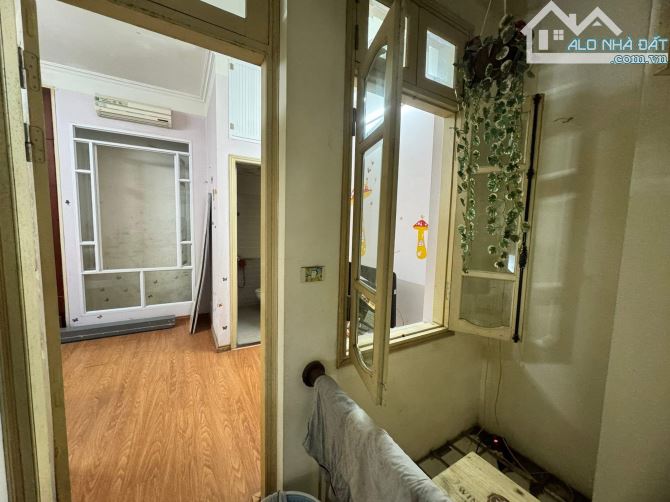 BÁN NHÀ PHÂN LÔ MẠC THÁI TỔ - CẦU GIẤY 60m2, MT 5m, 33.5 TỶ VỈA HÈ, GARA ÔTÔ, KINH DOANH