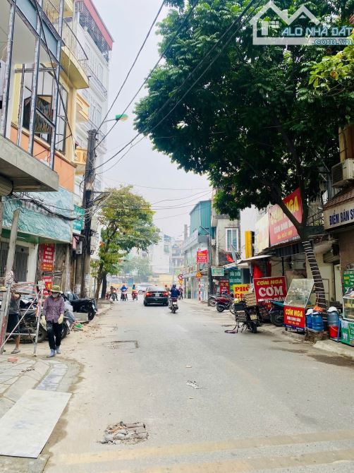 Mặt phố Thịnh Liệt, diện tích 40m, 6tầng TM. MT 3.5m. 22.8 tỷ Hoàng Mai