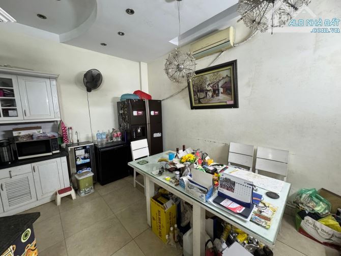 BÁN NHÀ PHÂN LÔ MẠC THÁI TỔ - CẦU GIẤY 60m2, MT 5m, 33.5 TỶ VỈA HÈ, GARA ÔTÔ, KINH DOANH