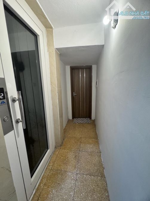 Bán nhà Hoàn Kiếm (Phố Thợ Nhuộm) — 5T, thang máy, 3 thoáng, ba bước ra phố — Sổ đỏ hoa hậ