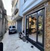 Đại Từ, Lô góc , Sát Phố, View Hồ, Ô tô con đỗ cửa. Cách 1 nhà Ra Phố DT 36m, 5 tầng, hơn
