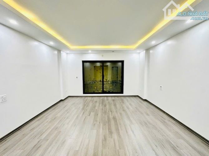 CẦN BÁN NHÀ - TỨ LIÊN - TÂY HỒ - 40 M - 5 TẦNG - MẶT TIỀN 4,8M - 8.9 TỶ - NHÀ MỚI ĐẸP