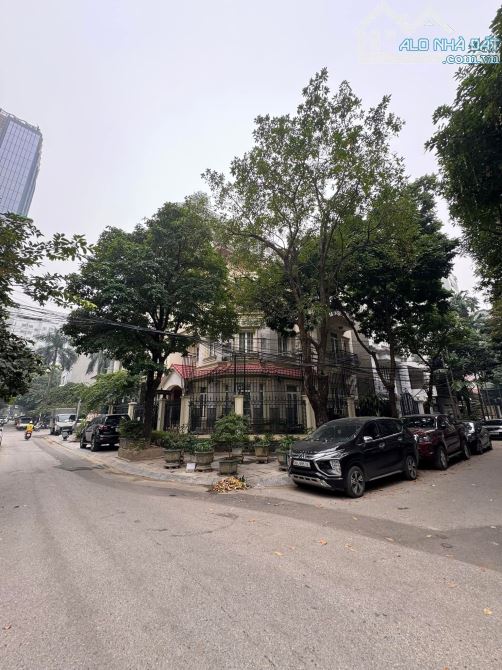 HIẾM LÔ GÓC 2 MẶT ĐƯỜNG DỊCH VỌNG HẬU - CẦU GIẤY 236m2, MT 16m, 127 TỶ TƯƠNG LAI BUILDING