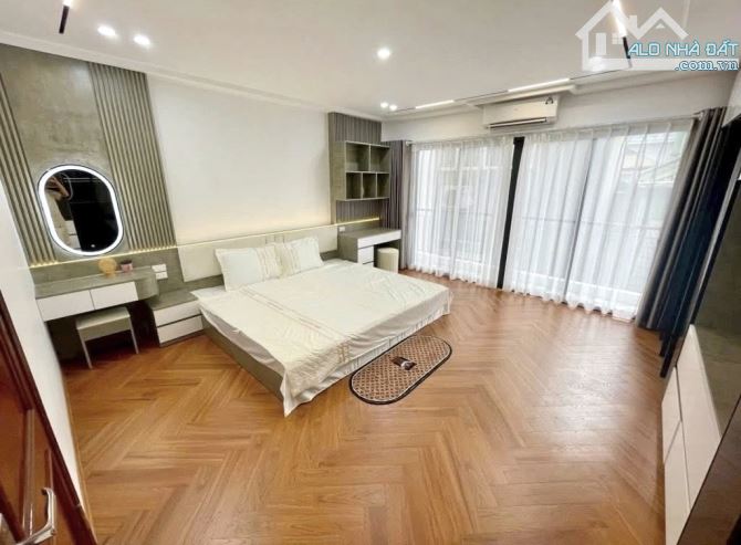 Gần Trương Định chợ Mơ- 4 ngủ, sát oto-50m- 7 tỷ 955