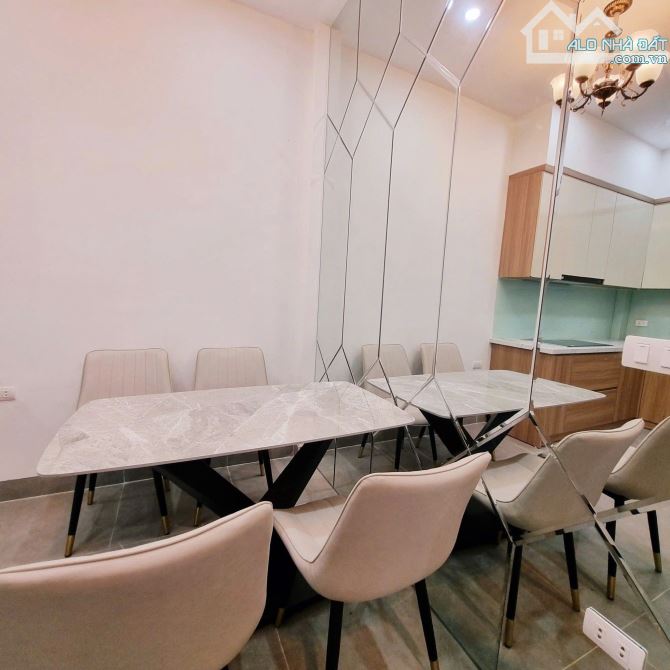 NGUYỄN KHANG - CẦU GIẤY - 12,X TỶ - NGÕ NÔNG RỘNG - LÔ GÓC - 20M RA MẶT PHỐ - 8P NGỦ