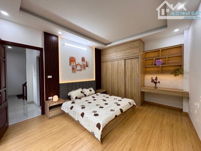 Đẳng Cấp là đây! Kim Ngưu 36m2 - Ô tô đỗ cổng - mặt tiền 7.7m thoáng sáng - 8.9 tỷ( có TL)