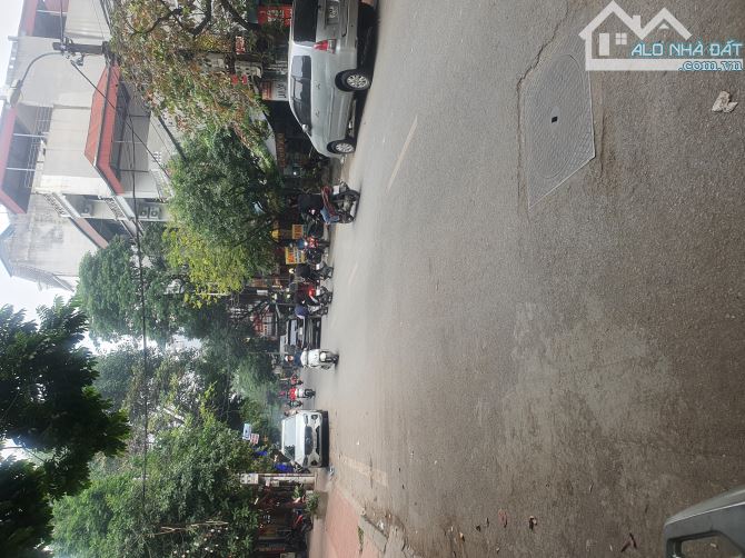 Bán gấp nhà phân lô vỉa hè đẹp nhất Đền Lừ 1, 60m2, MT 5, ô tô, kinh doanh, giá 24 tỷ.