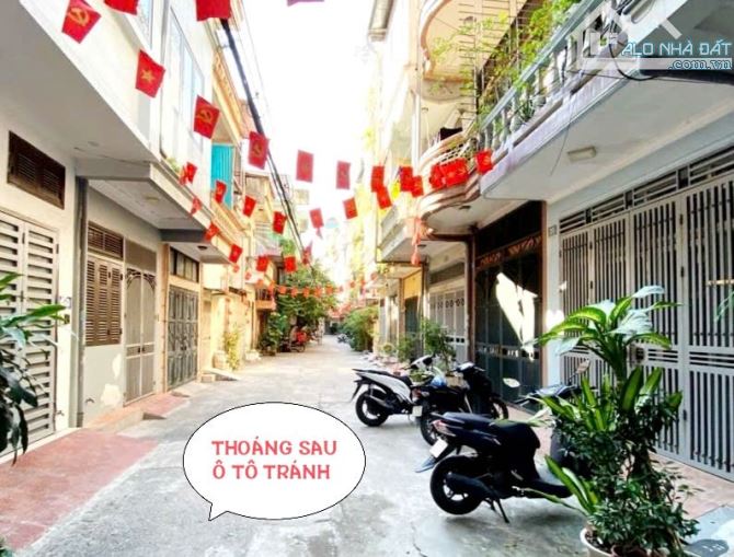 BÁN ĐẤT TẶNG NHÀ MẶT PHỐ NGHĨA TÂN 77m2 × MT 4,7m. MỘT MẶT PHỐ + MỘT MẶT NGÕ Ô TÔ TRÁNH