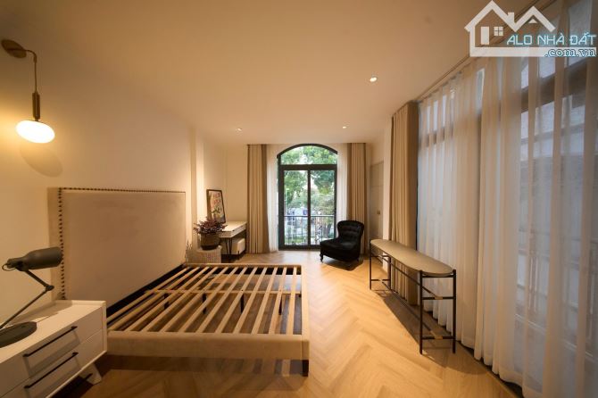 BÁN NHÀ GIẢNG VÕ – SIÊU PHẨM 5 TẦNG THANG MÁY- LÔ GÓC – OTO – CHỈ 15 TỶ