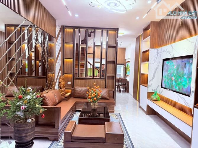 TRUNG TÂM CẦU GIẤY – NHÀ ĐẸP DÂN XÂY – 40M² • 5 TẦNG • GẦN PHỐ – GẦN Ô TÔ