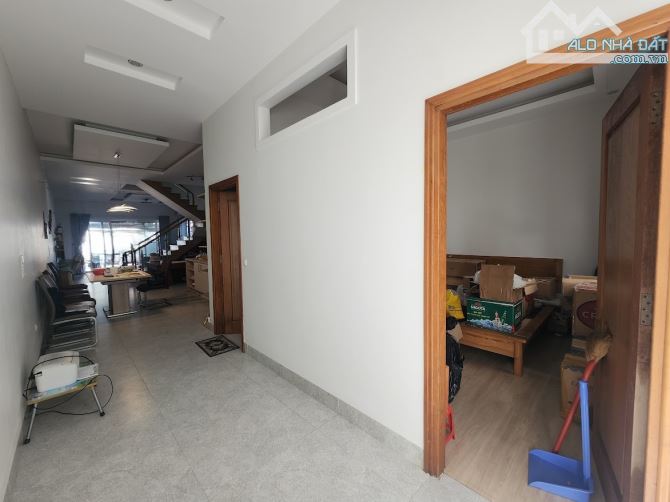 BÁN NHÀ 2 LẦU HIỆN ĐẠI - CÓ SÂN OTO 7 CHỖ - P2, VŨNG TÀU. GIÁ 12.5 TỶ/150M2 - 1