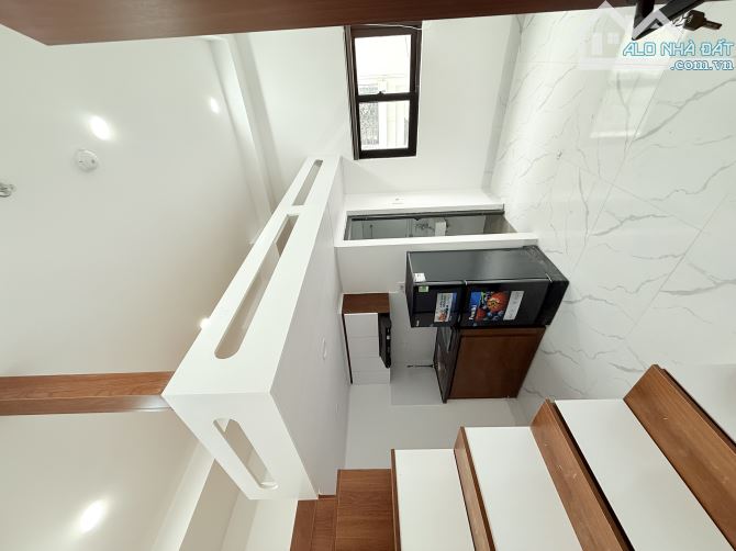 Bán toà CCMN Nguyễn Trãi 70m x 7T thang máy MT 9m, 50m ra phố, 18PN KK dòng tiền 800tr/năm